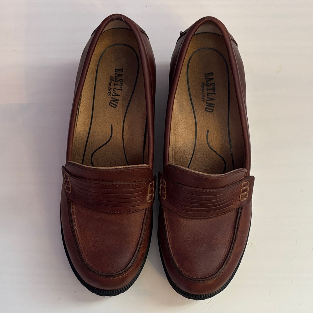 Eastland Woman’s Dark Brown Leather Loafers With Small Heel - Picture 2 of 8